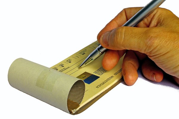 Comment encaisser un chèque sans compte : vos options pratiques